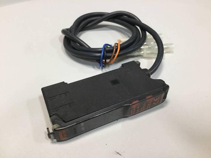 Used OMRON Photoelectric Switch E3X-DA11TW #99363