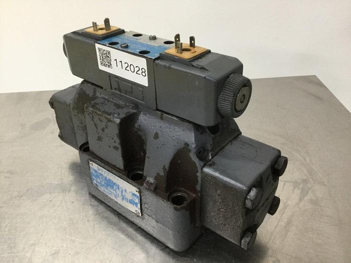 Used VICKERS Valve DG4V-3-6C-M-U-HL7-60-B13 Used