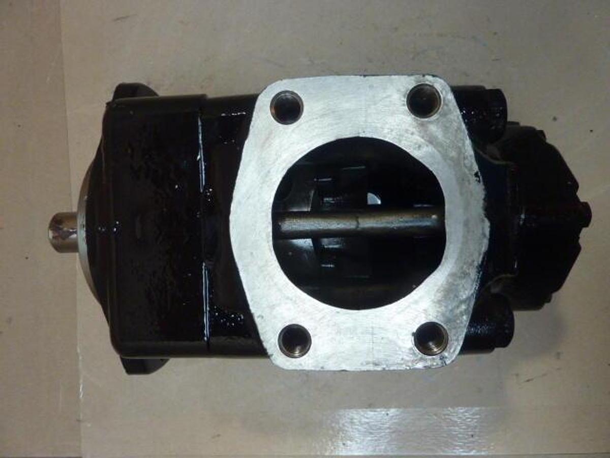 Used VICKERS 4520V42A8
