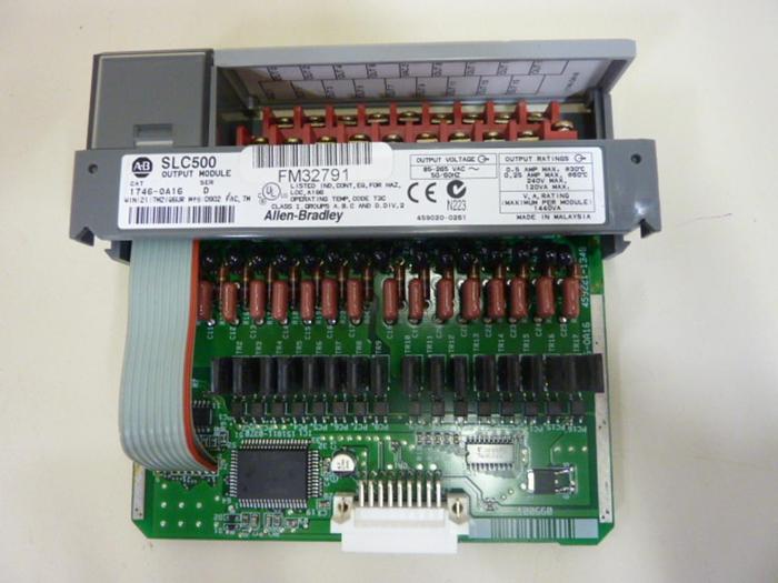 Used ALLEN BRADLEY Output Module 1746-OA16 SER D #50663