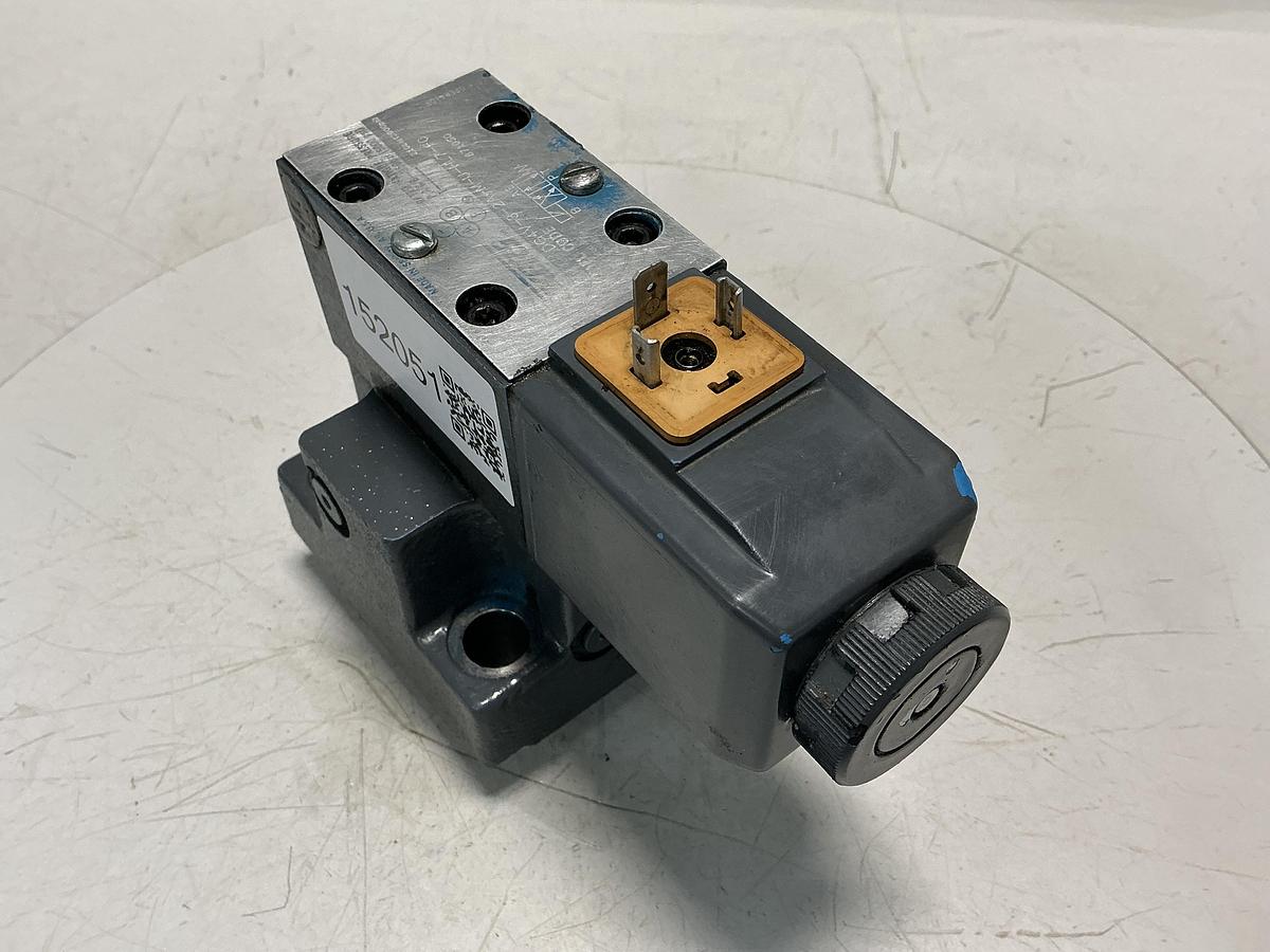 Used VICKERS DG4V-3-2A-M-U-HL7-60