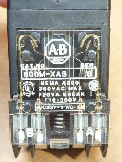 Used ALLEN BRADLEY Selector Switch 800MB-NX48 #38169
