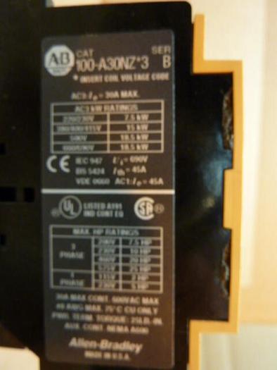 Used ALLEN BRADLEY Contactor 100-A30NZ.3 SER B #79608