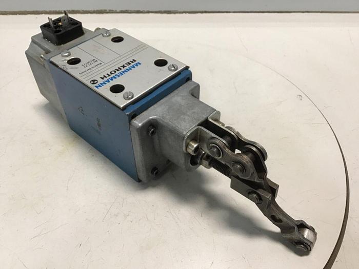 Used REXROTH Valve 54WMRC10X7032YAWSO123 Used