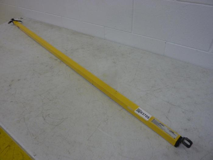 Used STI Light Curtain Transmitter MC47SR-30-1500-X Used