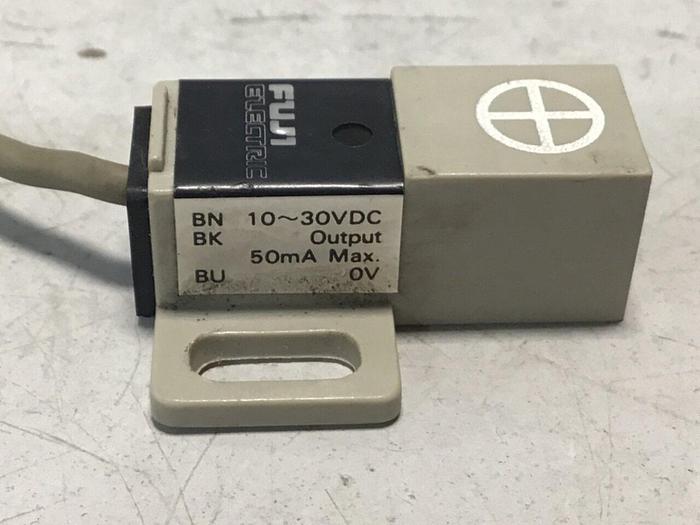 Used FUJI ELECTRIC Proximity Switch PE-B4D3 #128402