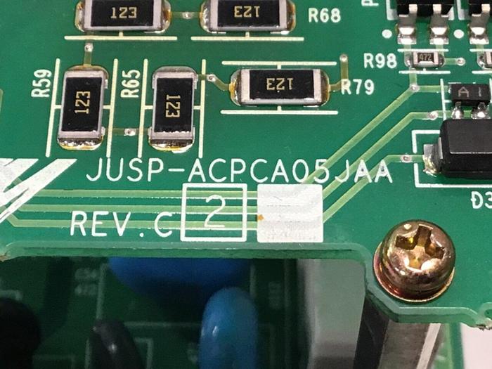 Used YASKAWA Servo Drive JUSP-ACPCB05JAA Used #131479