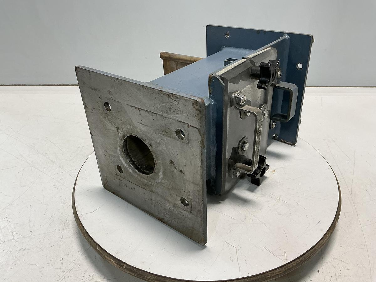 Used METAL FABRICATOR NO MODEL NUMBER / NO TAG