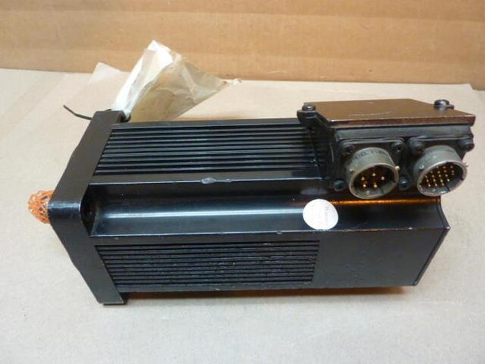 VICKERS 1.5 HP Brushless Servo Motor 1 040 026 00 02 01 Used