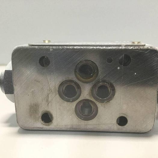 Used VICKERS Tokimec Valve DGMX23PPCWB40J Used