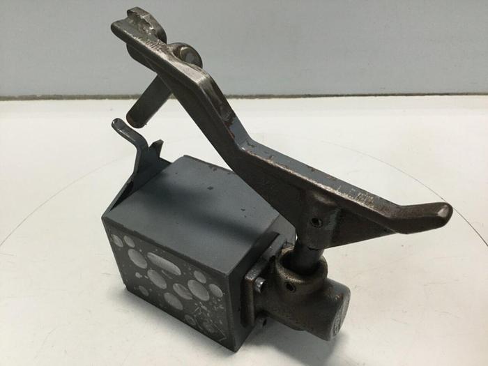 Used PARKER Directional Control Valve D3ML4BN10X4384 Used