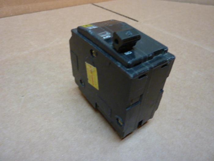 Used SQUARE D 15 Amp Circuit Breaker QO215 #27714