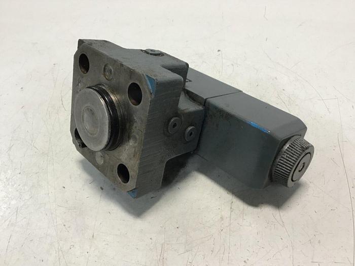 Used VICKERS Valve DG4V-3-2A-M-U-HL7-60 Used