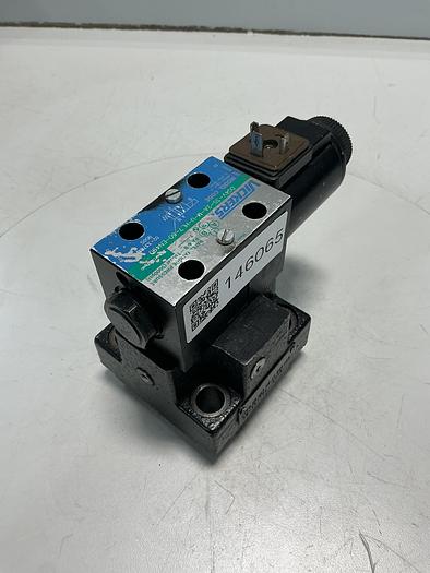 Used VICKERS DG4V-3S-2A-M-U-HL7-60-EN490