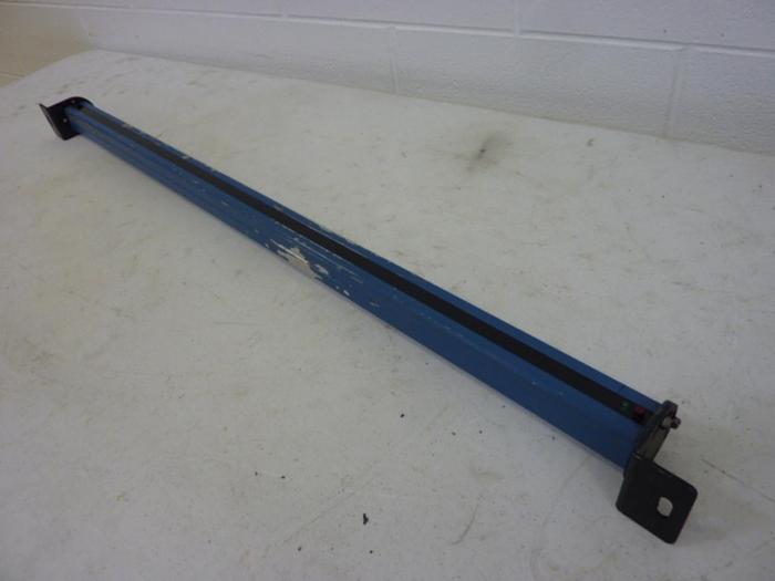 Used TRIAD Light Curtain Emitter MG-36-AB-AU-E #59287