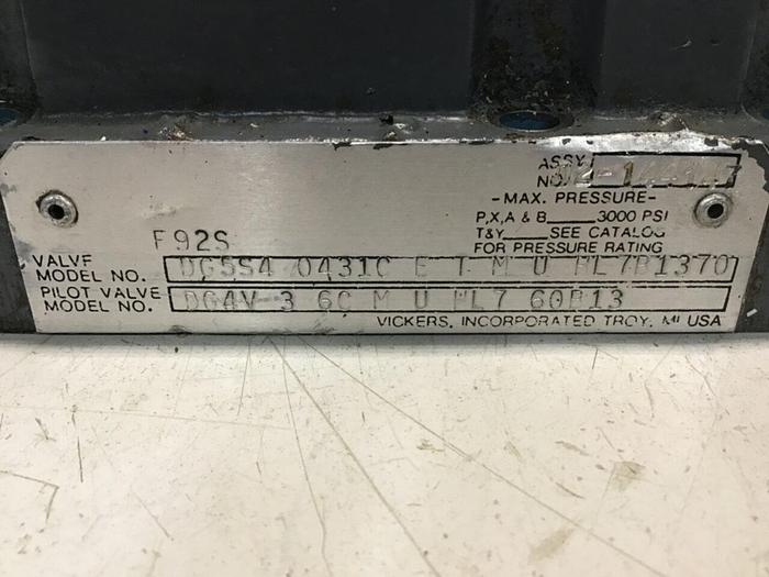 Used VICKERS Valve DG5S40431CETMUHL7B1370 #137479