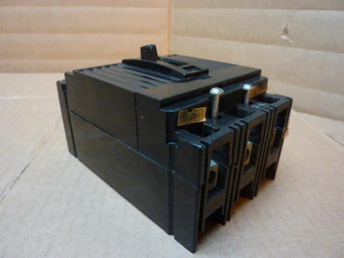 Used GENERAL ELECTRIC / GE 100 Amp Circuit Breaker TEF134100 Used