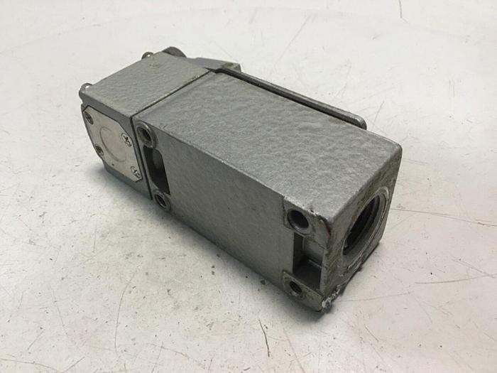 Used TELEMECANIQUE Lox-Switch C2JK05 #121790