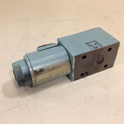 Used VICKERS Directional Valve DG4V-3S-2AL-M-U-HL7-60-EN490 #80174