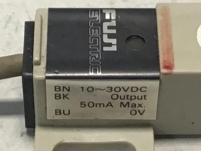 Used FUJI ELECTRIC Proximity Switch PE-B4D3 Used