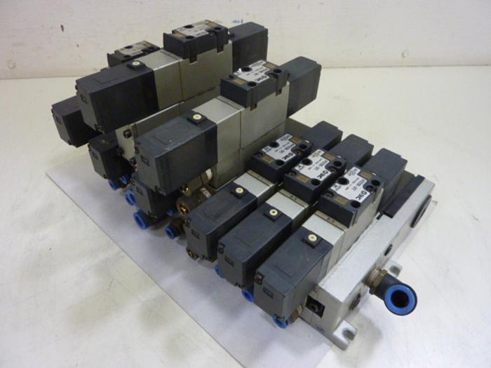 Used SMC Control Block w/ Valves VFS2100-5FZ #60108
