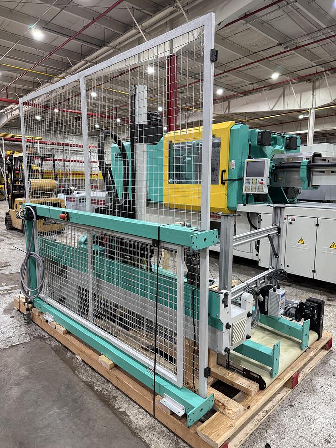 Used 2012 ARBURG 350 Ton Injection Molding Machine 720S 3200-1300 USED