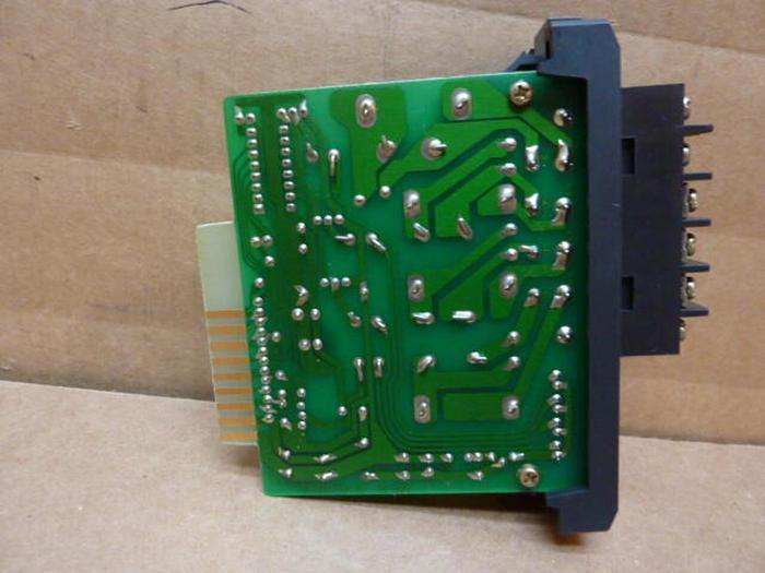 Used GENERAL ELECTRIC / GE AC Output Module IC610MDL176A #27647