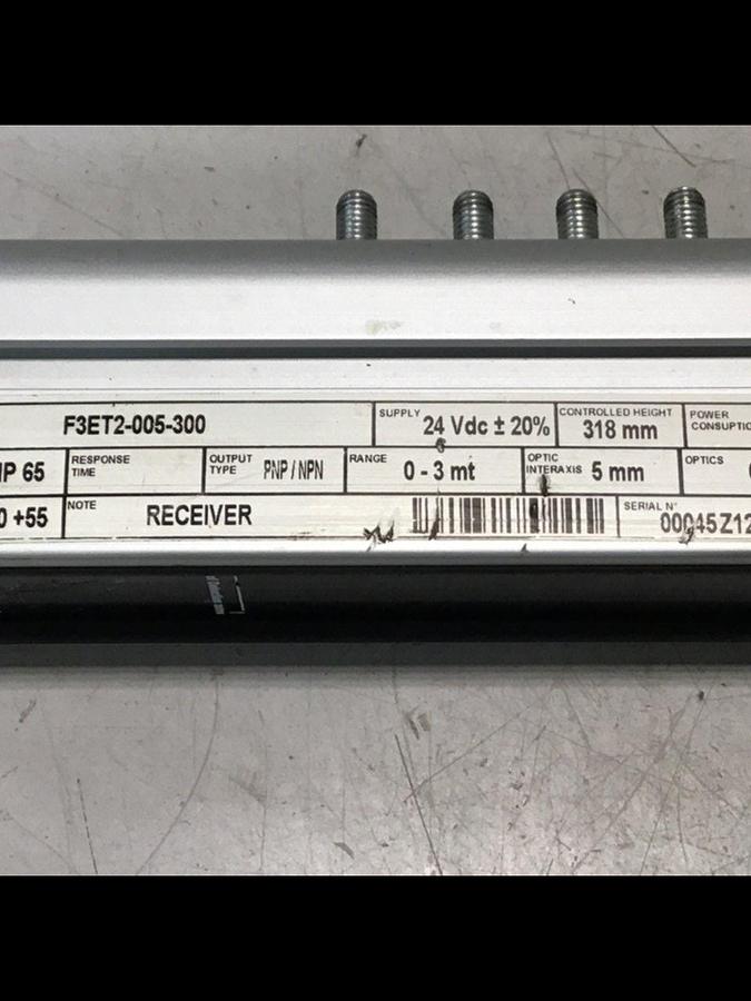 Used OMRON Safety Sensor F3ET2-005-300 USED 