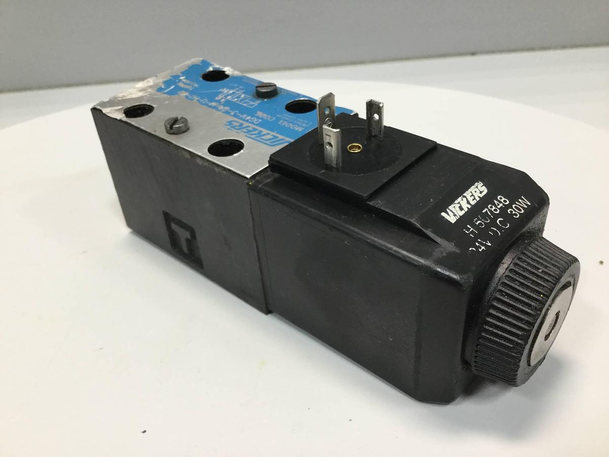 Used VICKERS Valve DG4V-3-2A-M-U-H7-60 Used