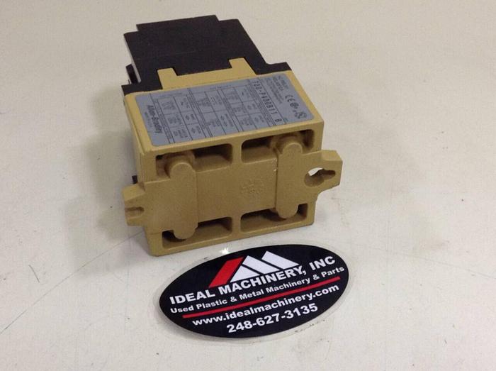 Used ALLEN BRADLEY AC Relay 700-P400B11 SER B #75836