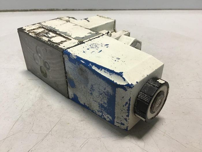 Used VICKERS Valve DG4V-3-0AL-M-P7-H-7-B25-50 #134419