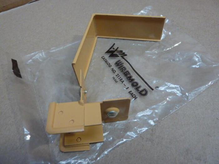 WIREMOLD corner coupling 2118A #29579