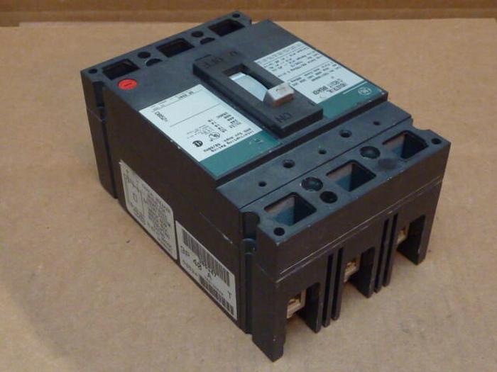 Used GENERAL ELECTRIC / GE 40 Amp Industrial Circuit Breaker TED136040 #34576