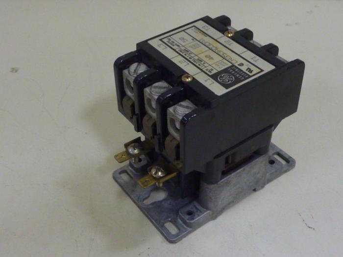 Used GENERAL ELECTRIC (G.E.) Contactor CR353AD3DA1 #96514