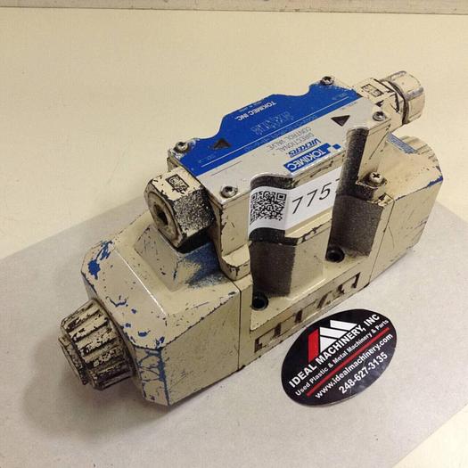 Used VICKERS Tokimec Directional Control Valve DG4V53CMP-B640 #77574