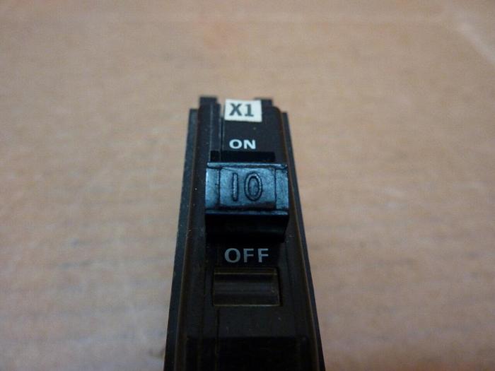 Used SQUARE D 10 Amp Circuit Breaker QOU110 Used