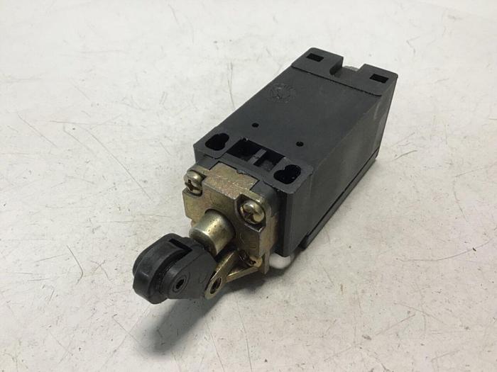 Used ERSCE Limit Switch E100-00-CI #121299