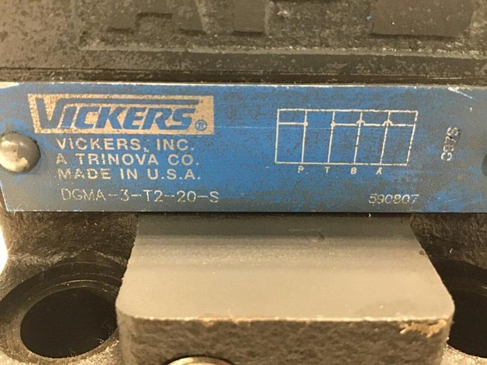 Used VICKERS Valve DG4V3S22AMUHL760EN490 Used
