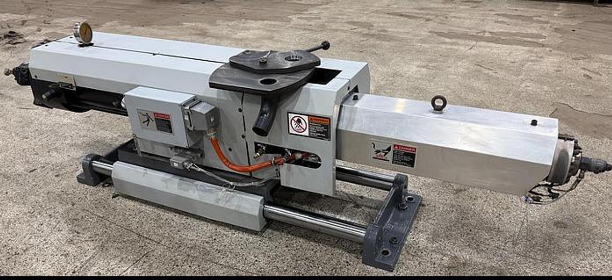 Used VAN DORN DEMAG 210HTG720 / injection unit