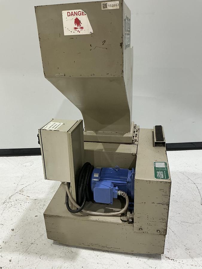 Used CONAIR WORTEX LP-350 GRINDER GRANULATOR USED #152557 Inside NEEDS TO BE CLEANED