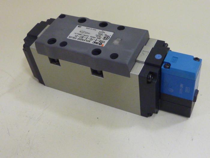 Used SMC Solenoid Valve VSS8-8-FG-S-3EZ-V1 #66868