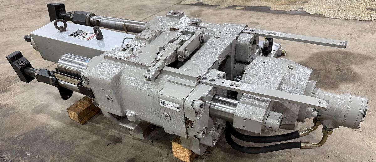 Used ENGEL ES650H/330V/200TL INJECTION UNIT