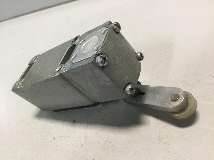 Used TELEMECANIQUE Lox-Switch C2JK05 #103349