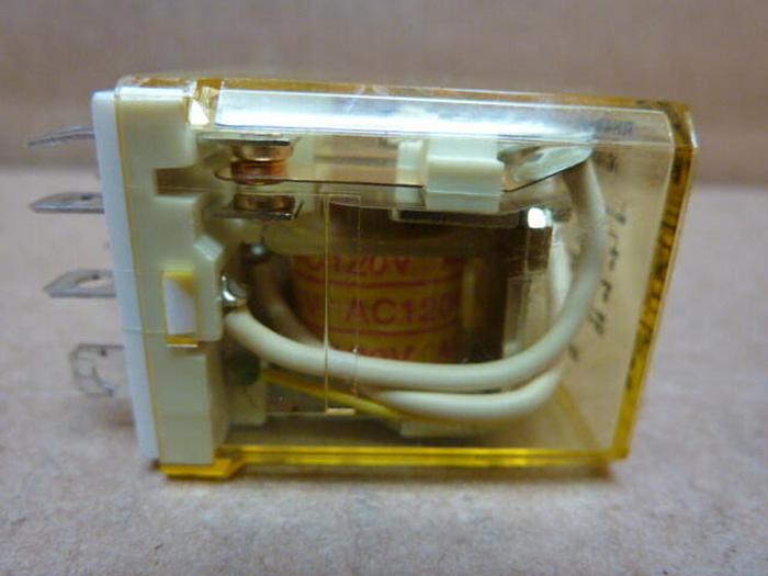 Used IDEC Relay RH4B-UL #27613
