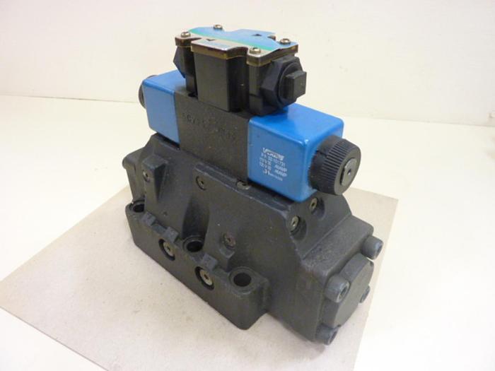 Used VICKERS Directional Control Valve DG4V3S6CVMFWB560 Used