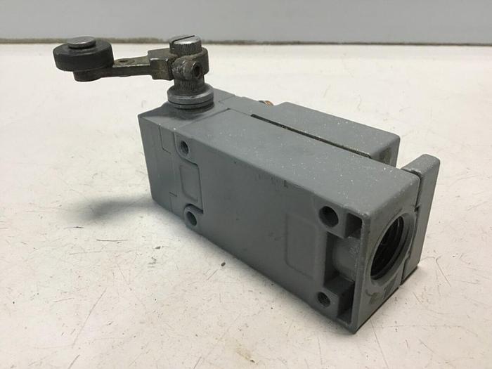 Used SQUARE D Limit Switch 9007-C54B #122146