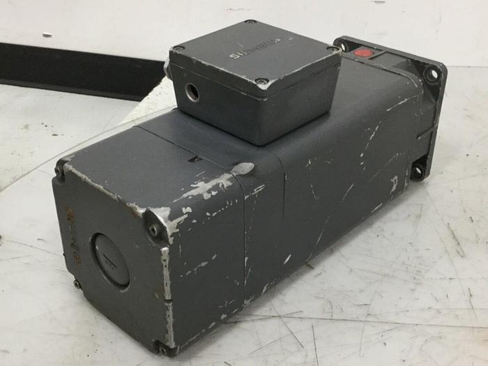 Used SIEMENS Permanent Magnet Motor 1FT5074-0AC01-0-Z Used