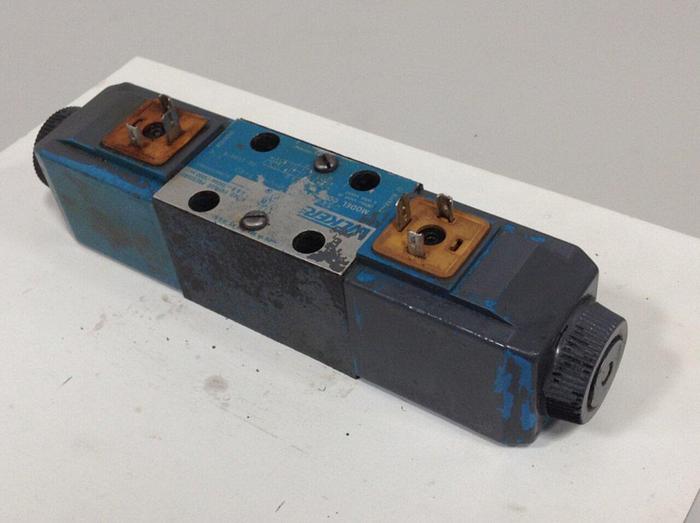 Used VICKERS Directional Valve DG4V-3-6C-M-U-HL7-60 Used