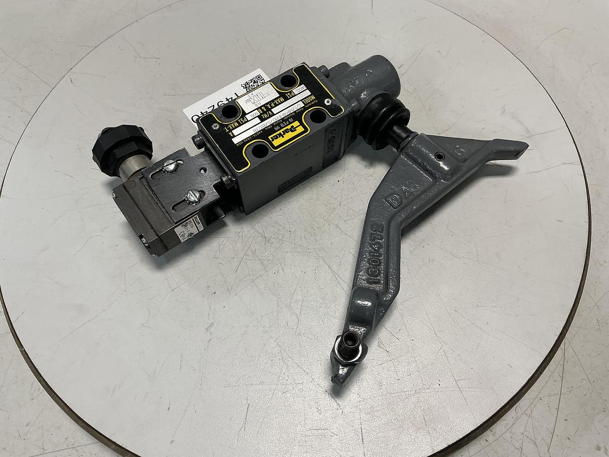 Used PARKER D1VMR4HN1075XB038