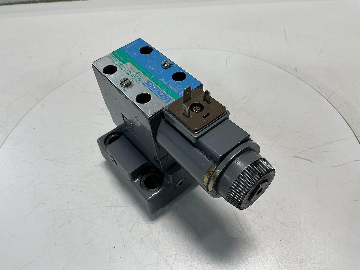Used VICKERS DG4V-3S-22A-M-U-HL7-60-EN490